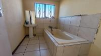 Bathroom 1 of property in Dawn Park