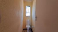 Bathroom 1 - 7 square meters of property in Dawn Park