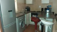 Kitchen - 8 square meters of property in Ravenswood