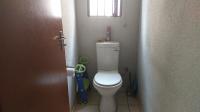 Bathroom 1 - 4 square meters of property in Roodekop