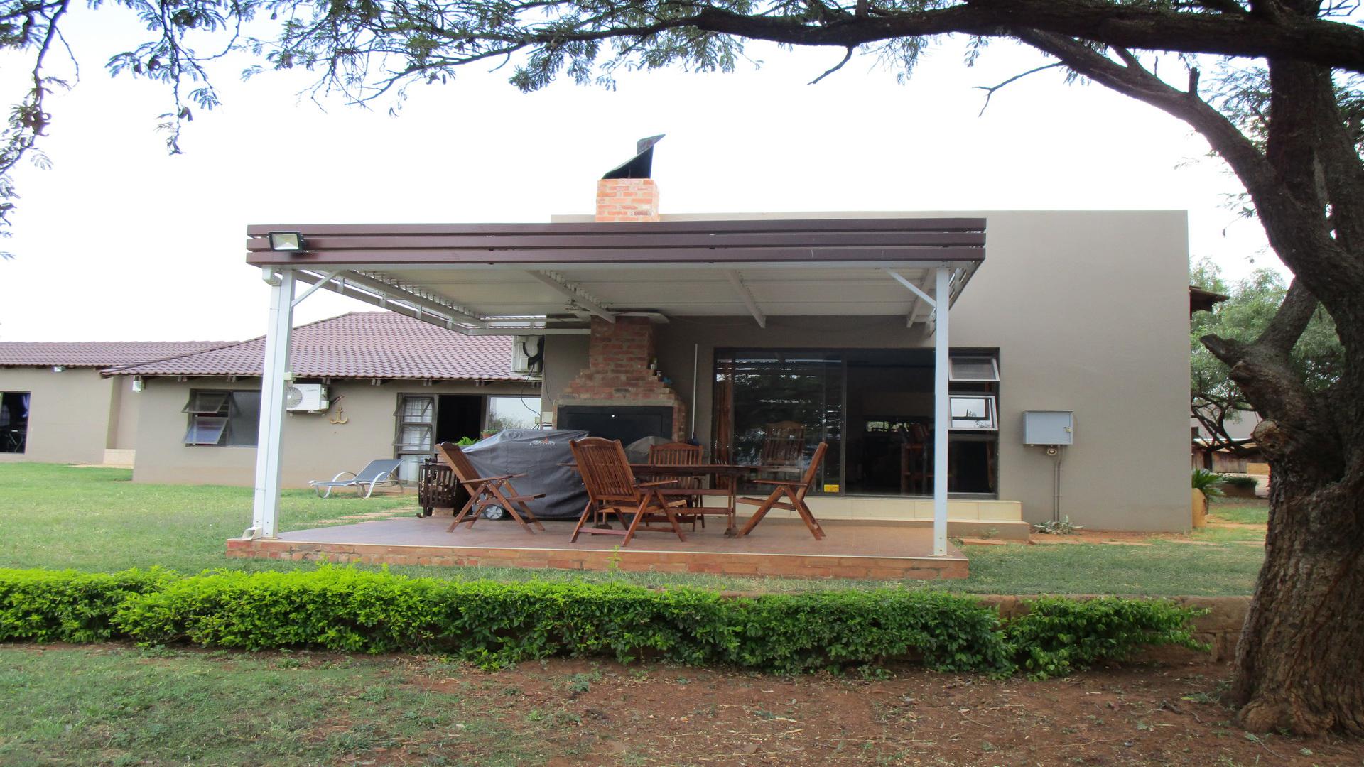 Front View of property in Kgetlengrivier NU