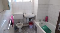 Bathroom 1 - 6 square meters of property in Vanderbijlpark