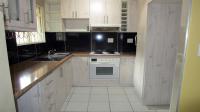Kitchen - 8 square meters of property in Sherwood