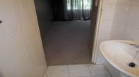 Main Bathroom - 4 square meters of property in Sherwood