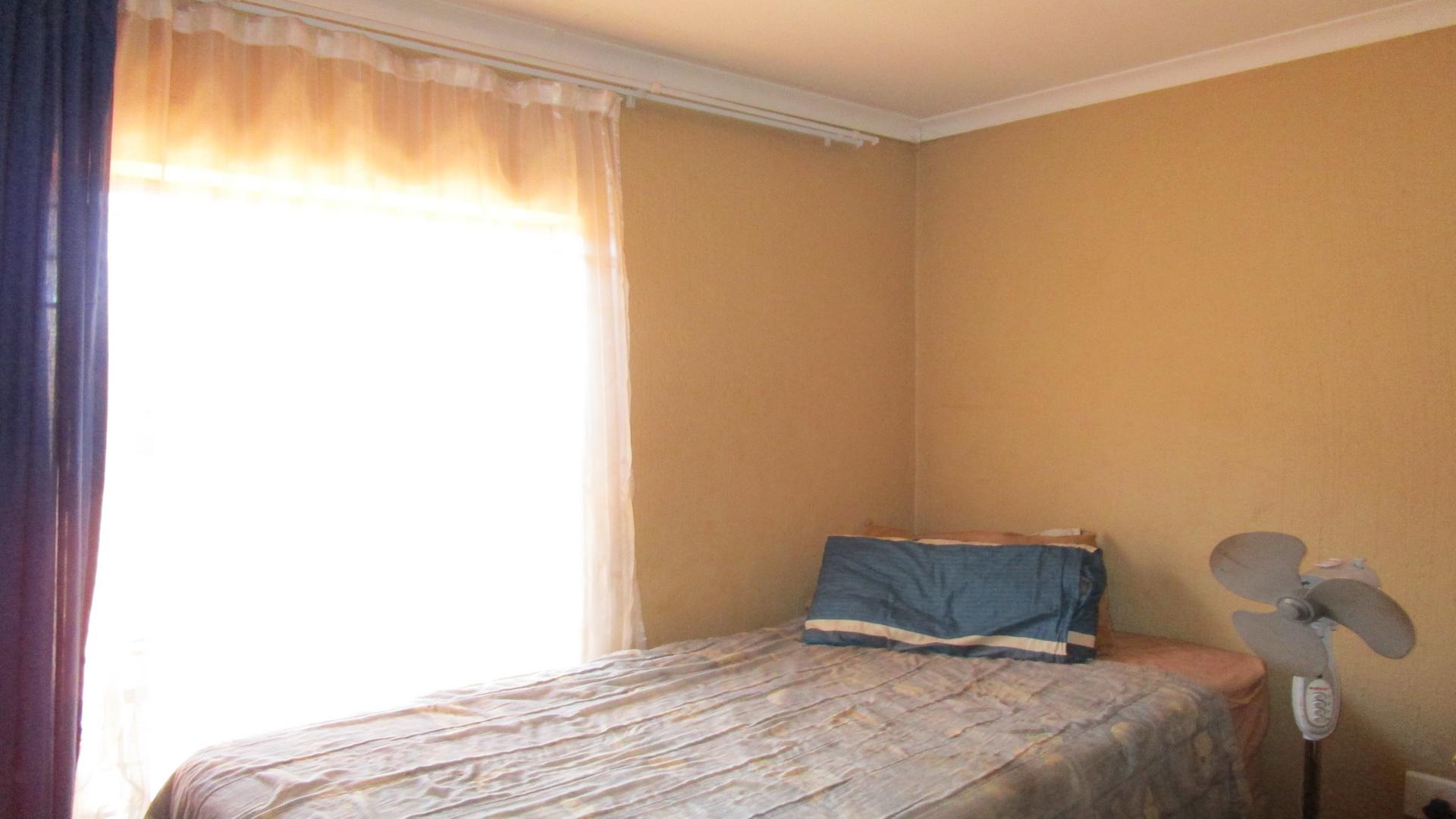 Bed Room 2 - 11 square meters of property in Clarina