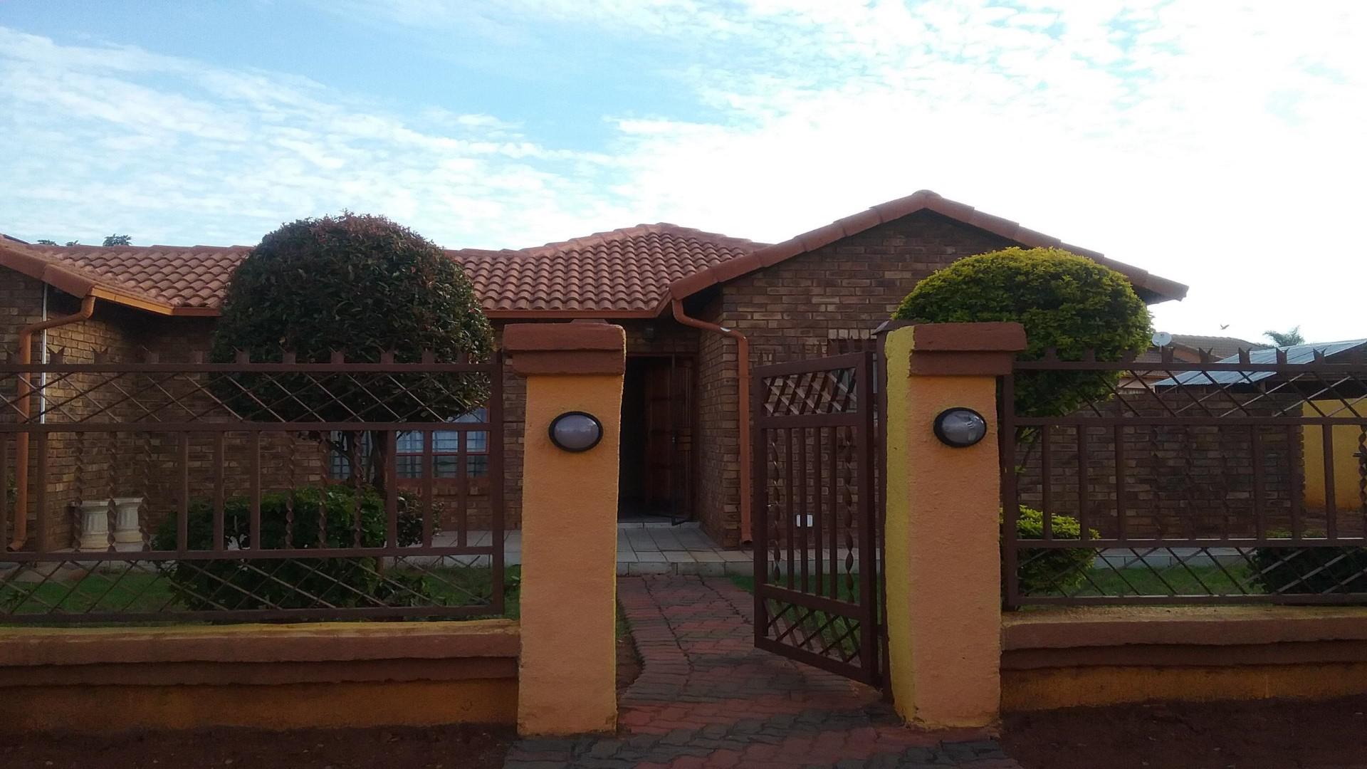 Front View of property in Clarina