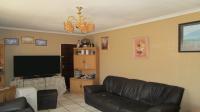 Lounges - 22 square meters of property in Clarina