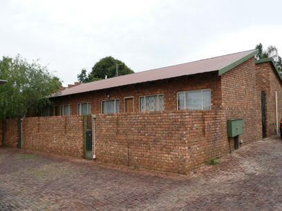 2 Bedroom Simplex for Sale For Sale in Pretoria Gardens - Home Sell - MR29178