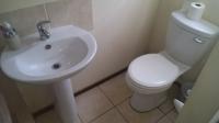Main Bathroom - 2 square meters of property in Protea Glen
