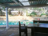 Patio - 18 square meters of property in Waterfall