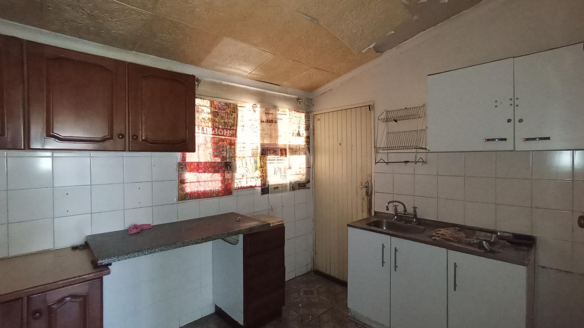 Kitchen - 24 square meters of property in Bombay Heights