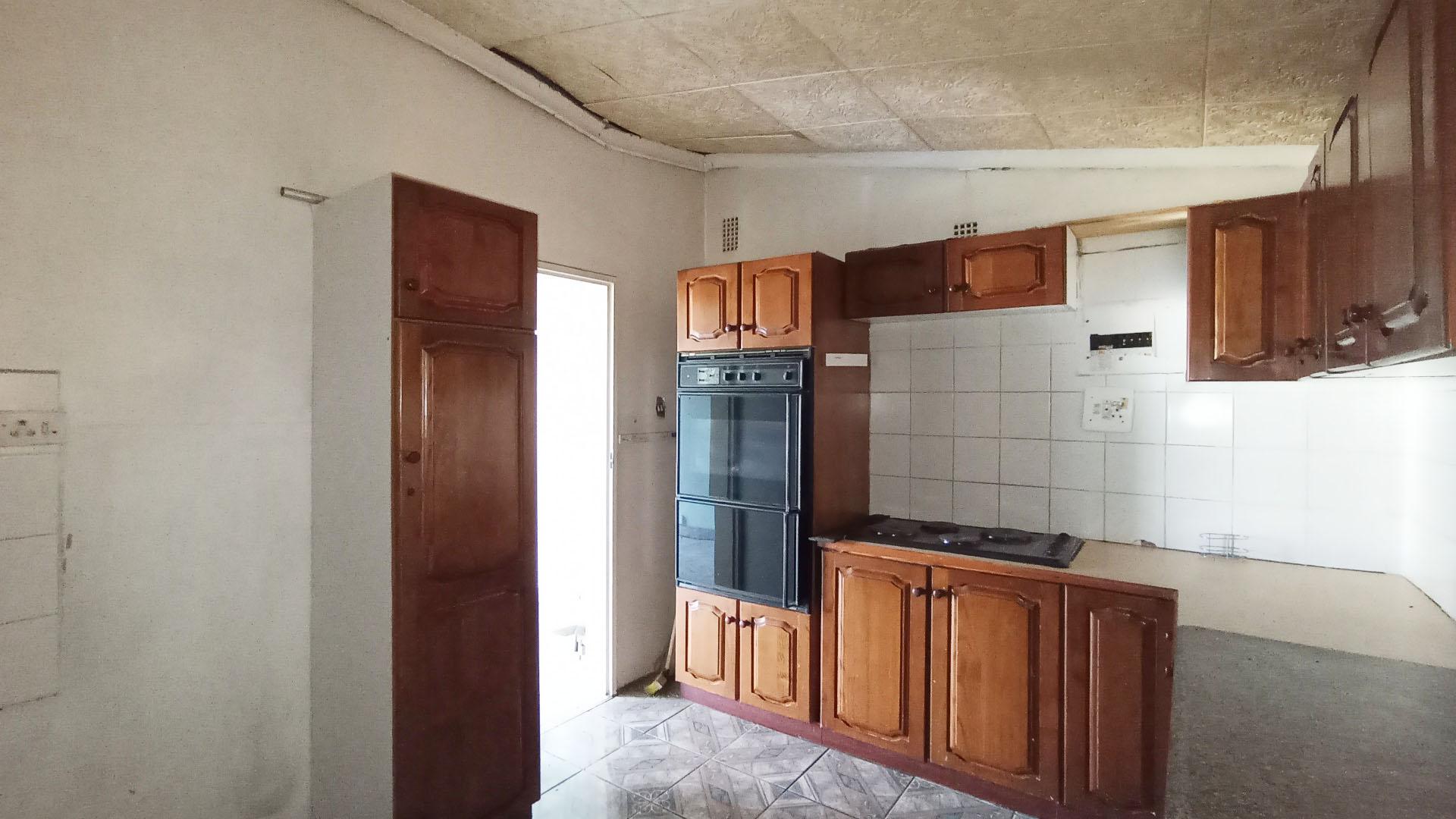 Kitchen - 24 square meters of property in Bombay Heights
