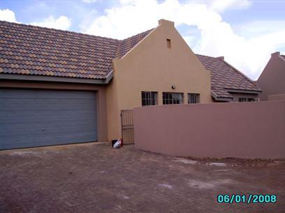 3 Bedroom Simplex to Rent in Rooihuiskraal - Property to rent - MR29280