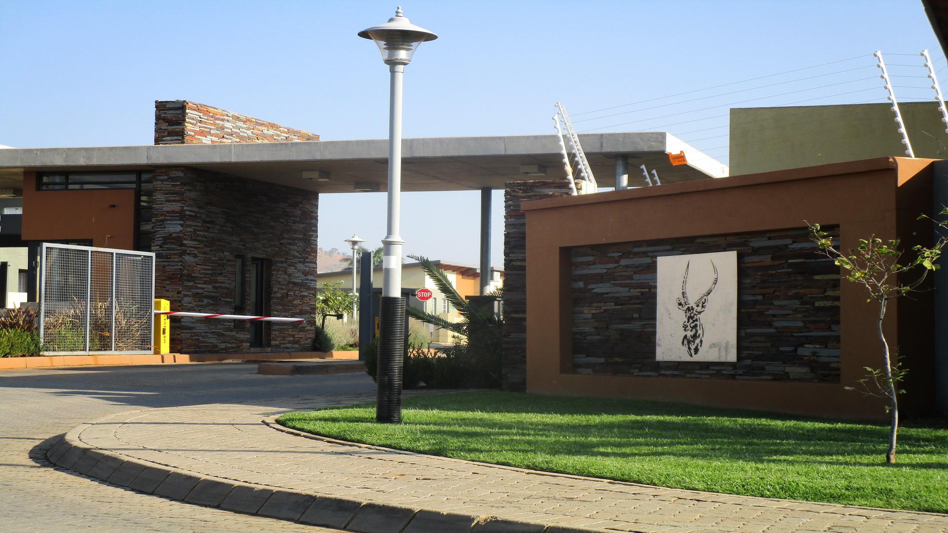 Front View of property in Waterval East