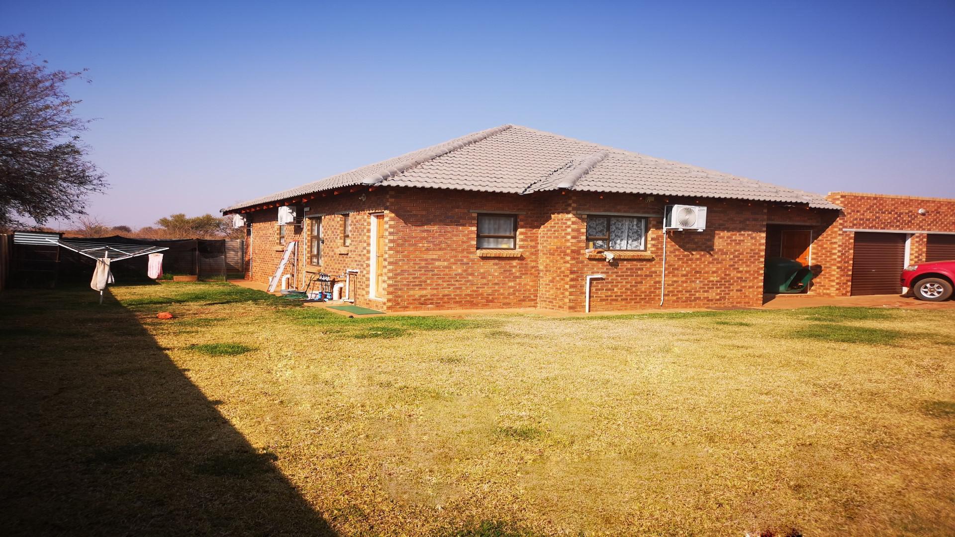 Front View of property in Lephalale (Ellisras)