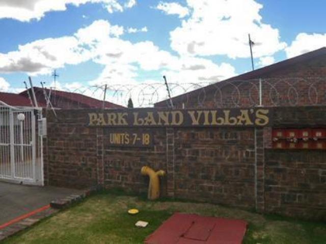 3 Bedroom Simplex for Sale For Sale in Krugersdorp - Private Sale - MR29324