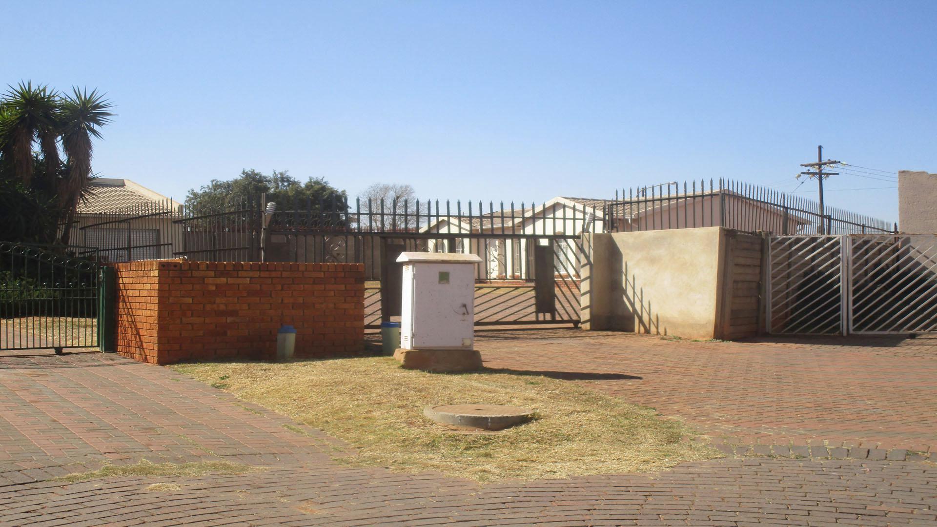 Front View of property in Lenasia South