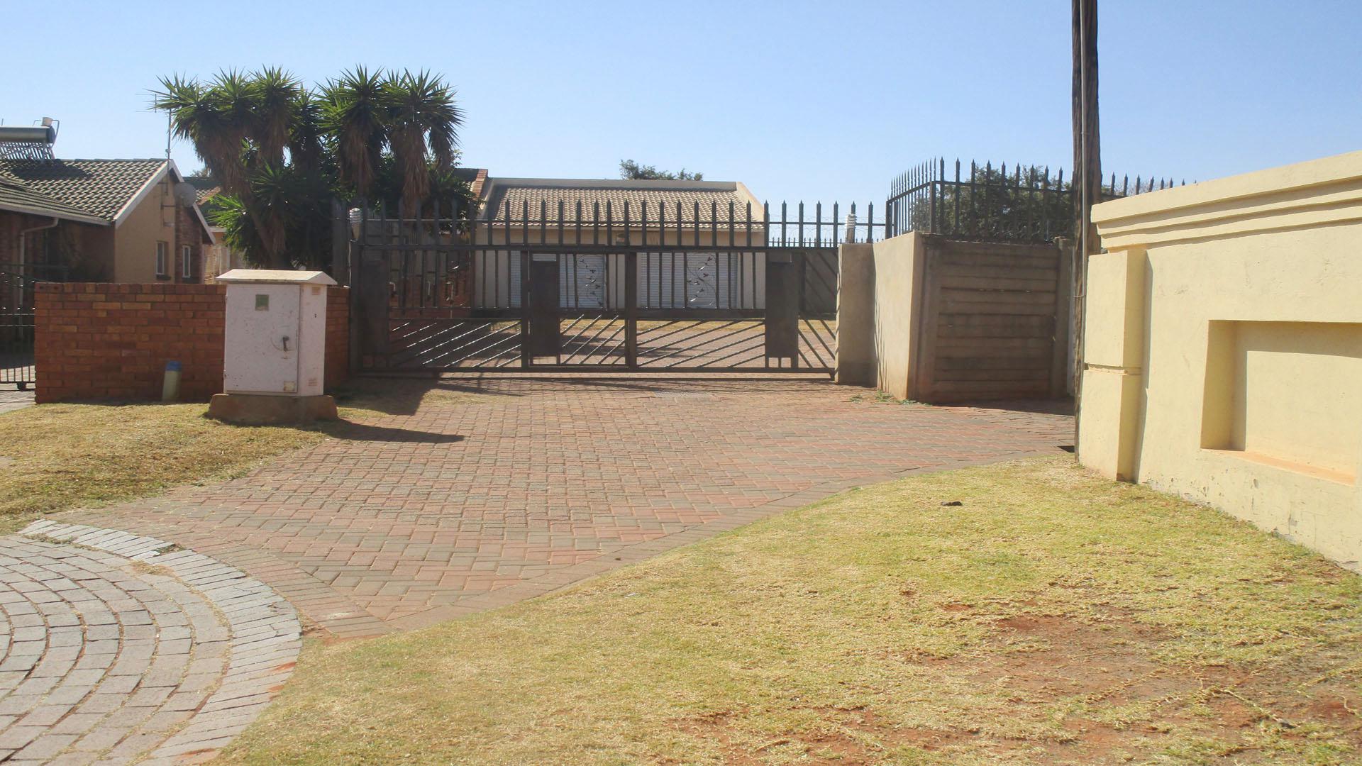 Front View of property in Lenasia South