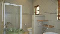 Main Bathroom - 10 square meters of property in Schoemansville