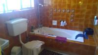 Main Bathroom - 5 square meters of property in Waldrift