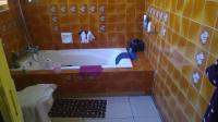 Main Bathroom - 5 square meters of property in Waldrift