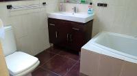 Main Bathroom - 6 square meters of property in Dawn Park