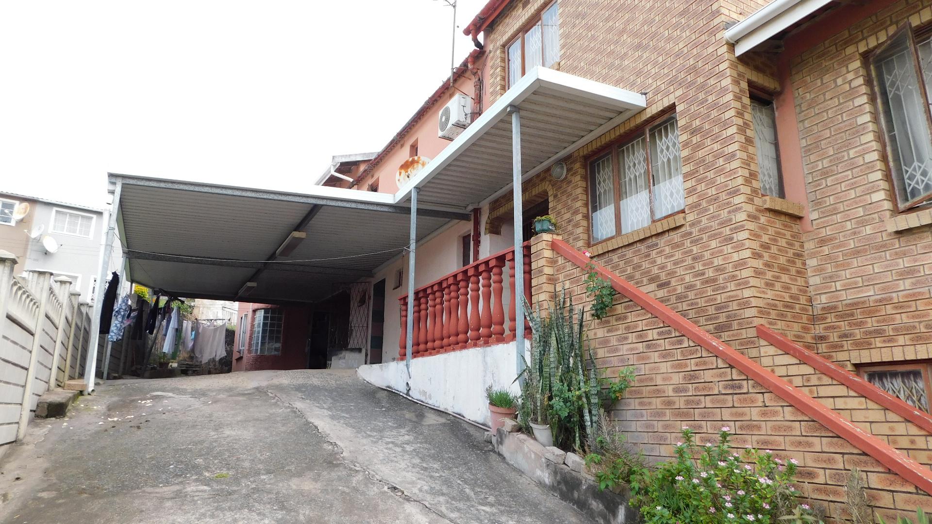 Front View of property in Risecliff