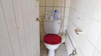 Bathroom 2 - 4 square meters of property in Risecliff