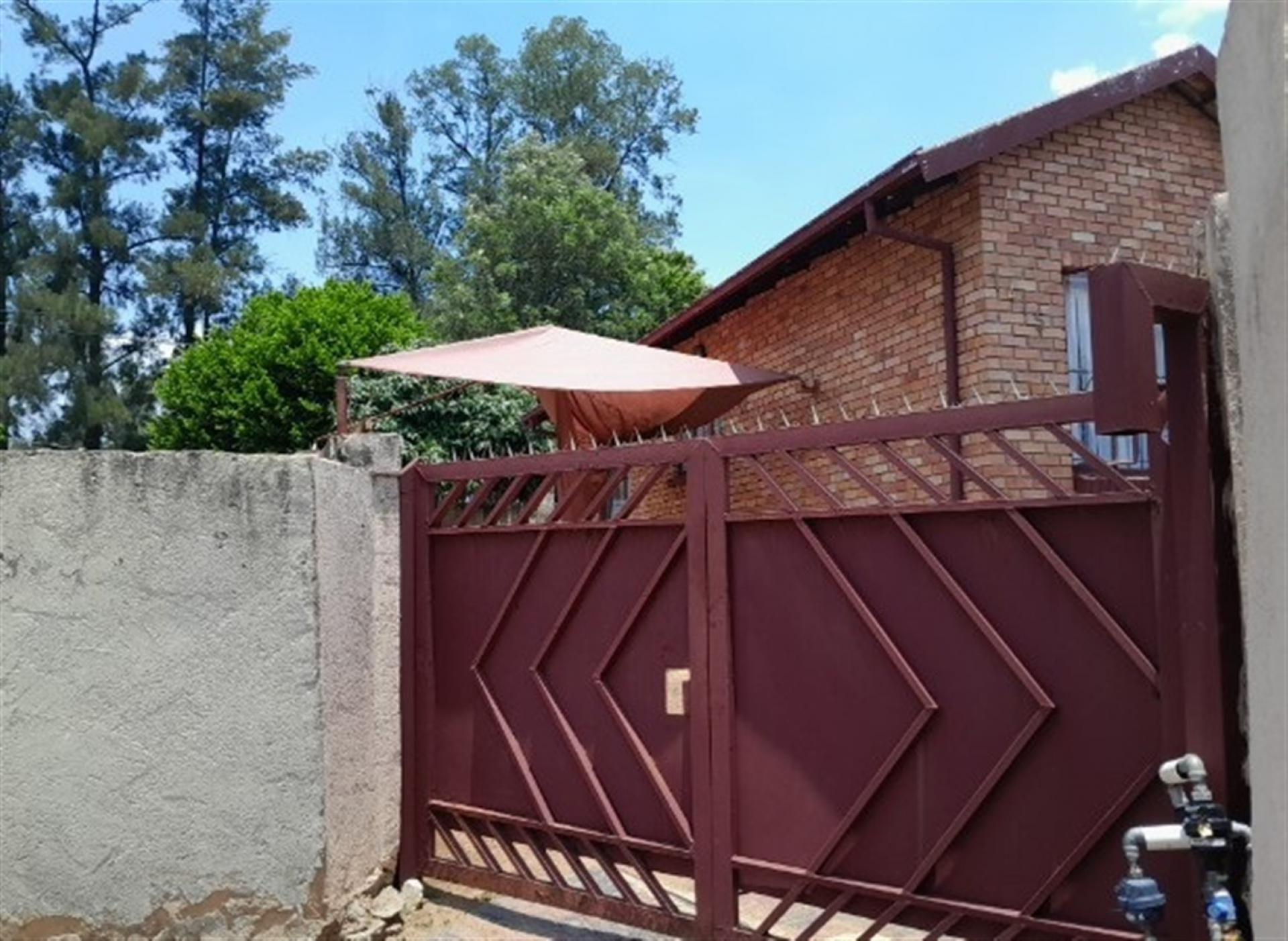 Front View of property in Kamagugu