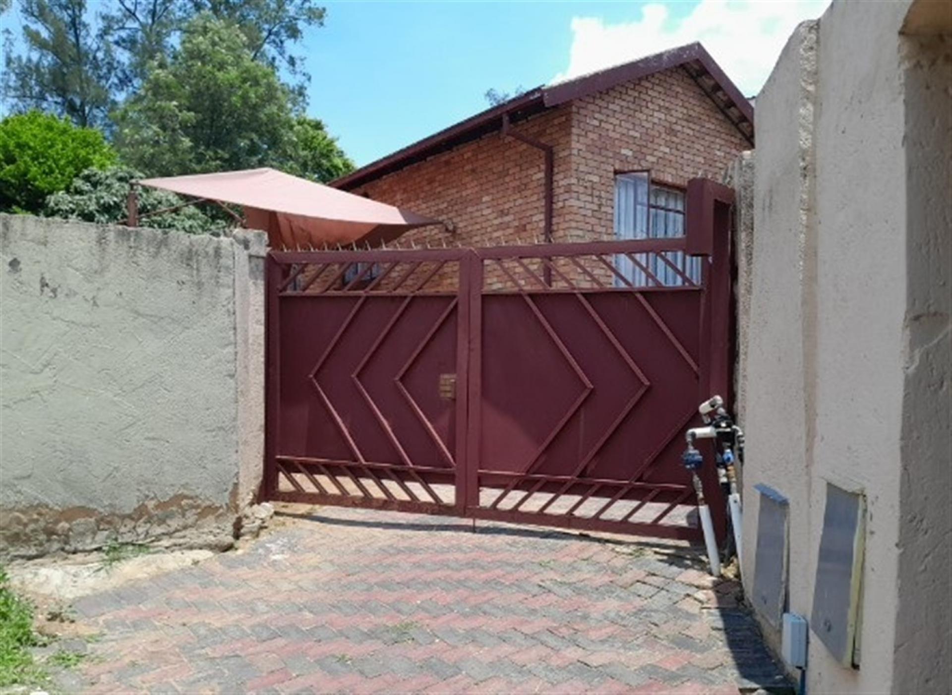 Front View of property in Kamagugu
