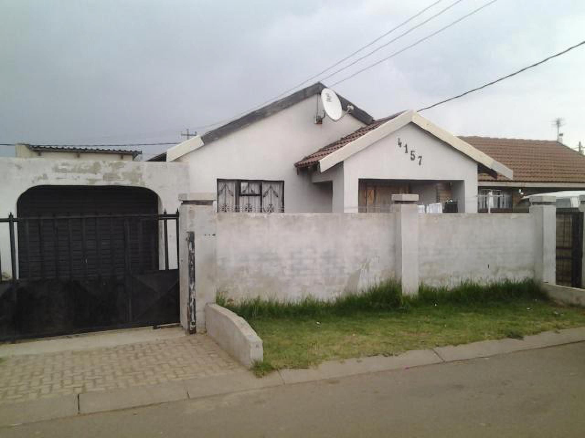 Front View of property in Orange farm