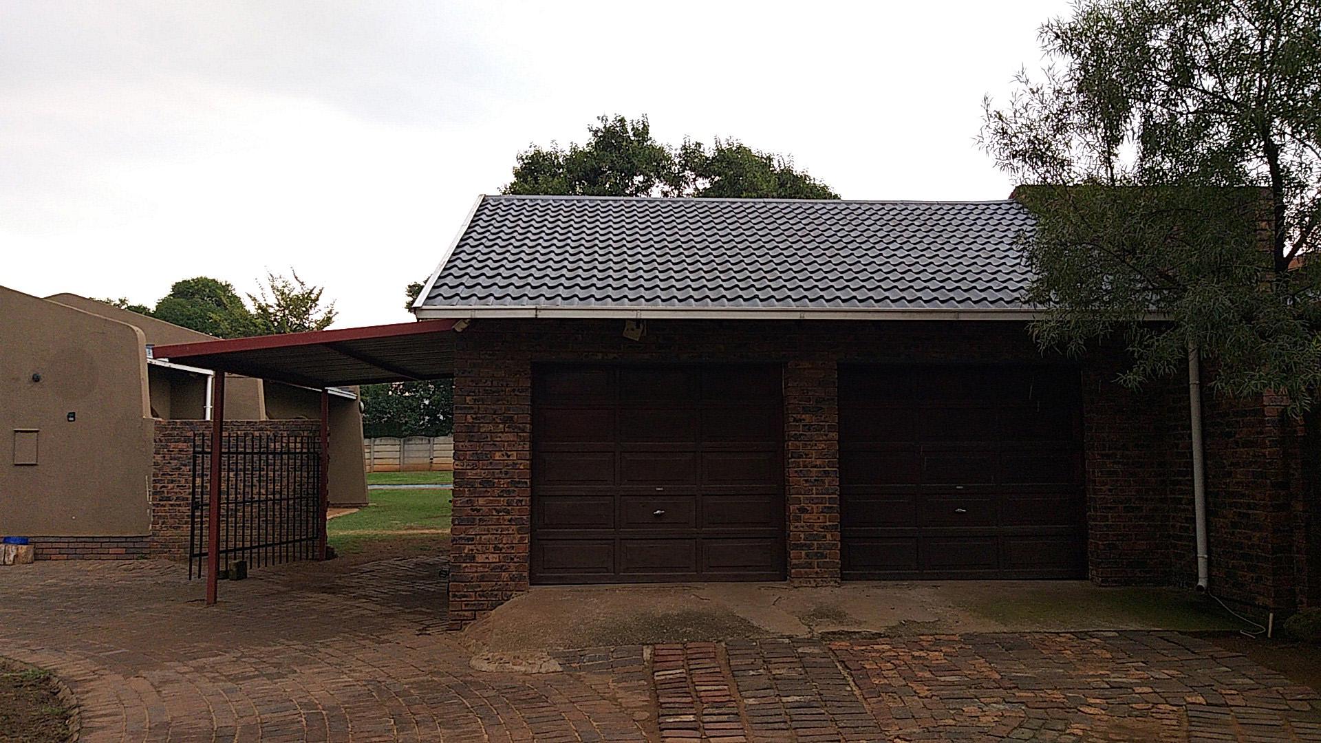 Front View of property in Brackenhurst