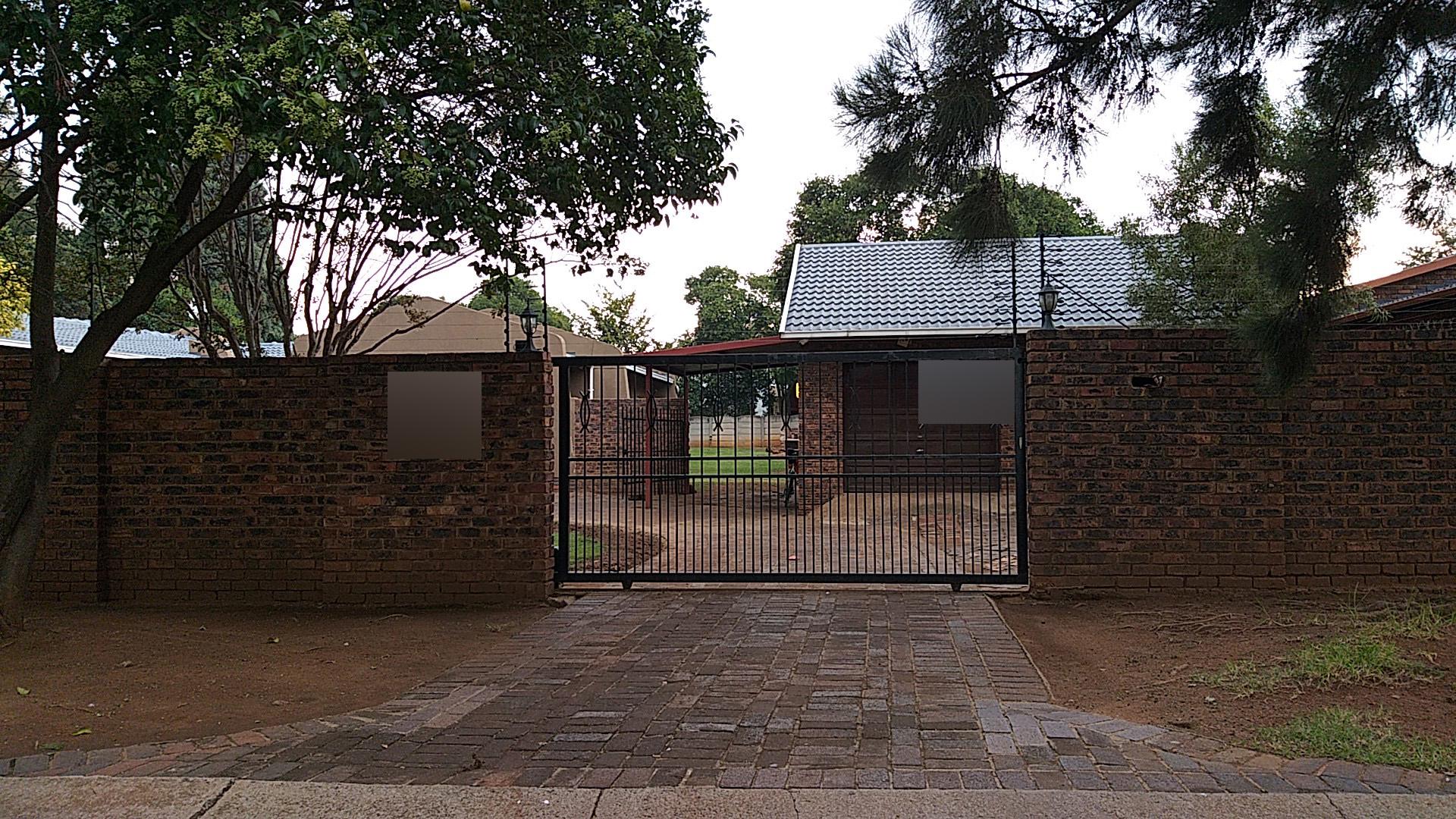 Front View of property in Brackenhurst