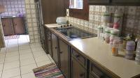 Kitchen - 13 square meters of property in Brackenhurst