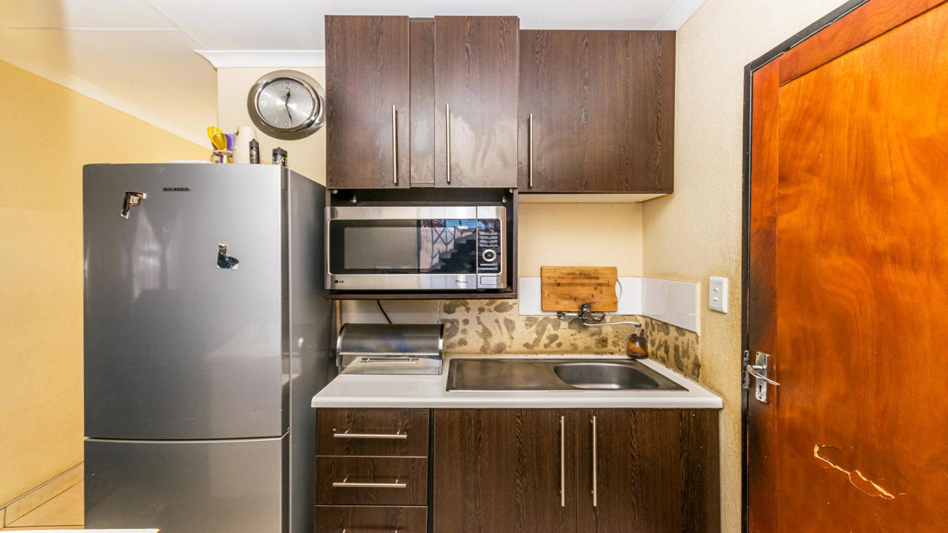 Kitchen - 6 square meters of property in Mindalore