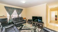 Lounges - 14 square meters of property in Mindalore