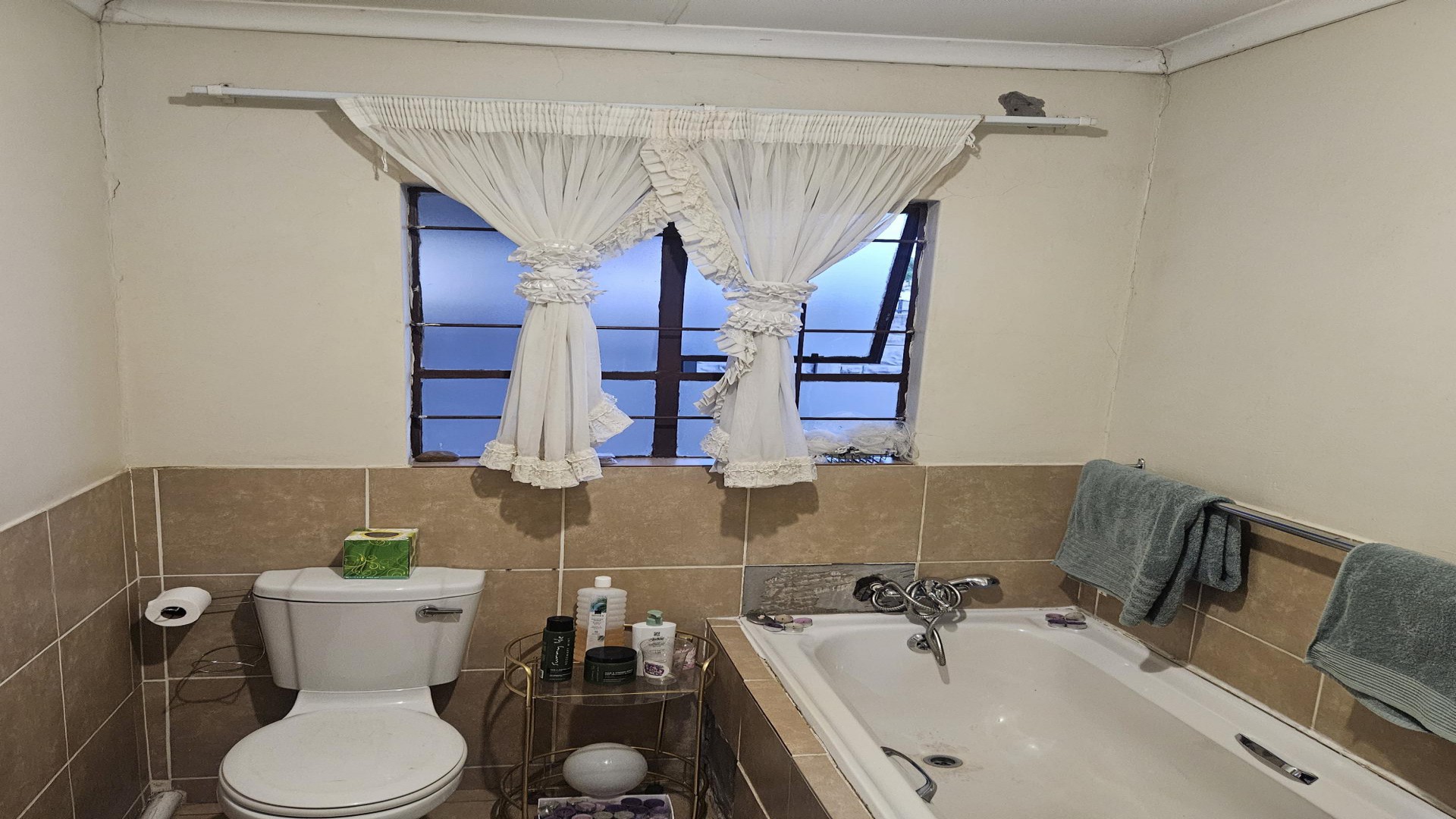 Bathroom 1 of property in Heidedal