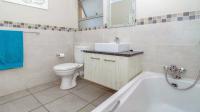 Bathroom 1 - 7 square meters of property in Honeydew Manor