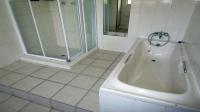 Bathroom 2 - 10 square meters of property in St Micheals on Sea