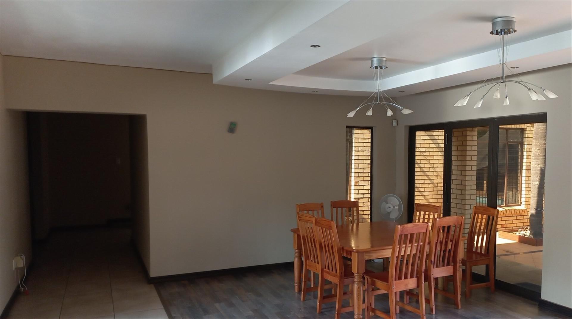 Dining Room of property in Bendor