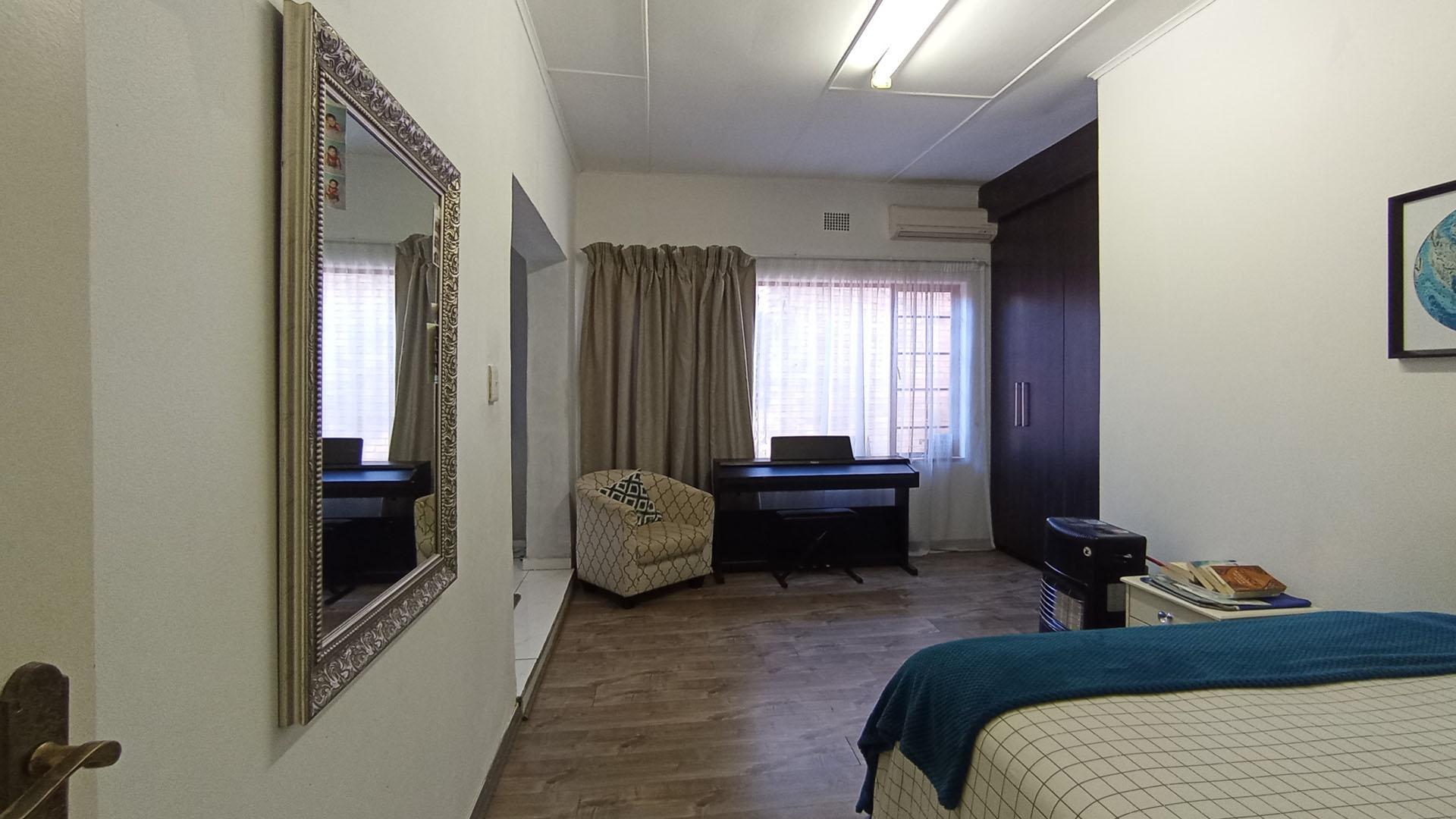 Bed Room 3 - 18 square meters of property in Waterkloof