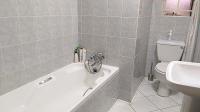 Main Bathroom - 4 square meters of property in Paulshof