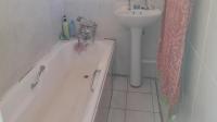 Bathroom 1 - 2 square meters of property in Kenmare