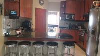 Kitchen - 11 square meters of property in Glenmarais (Glen Marais)