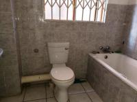 Bathroom 1 of property in Arboretum