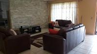 Lounges - 31 square meters of property in Crystal Park