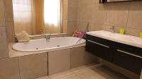 Main Bathroom - 11 square meters of property in Crystal Park