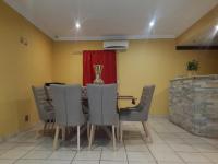 Dining Room - 22 square meters of property in Crystal Park