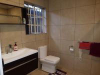 Bathroom 1 - 7 square meters of property in Crystal Park