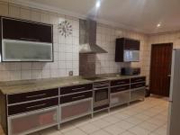 Kitchen - 20 square meters of property in Crystal Park